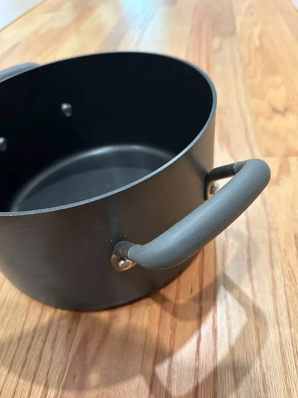 Kitchen Aid 6-Quart Pot. Hard Base Non-Stick System with Clear Glass Lid, Gray
